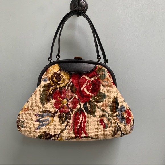 Vintage Handbags - Vintage Floral Tapestry Handbag